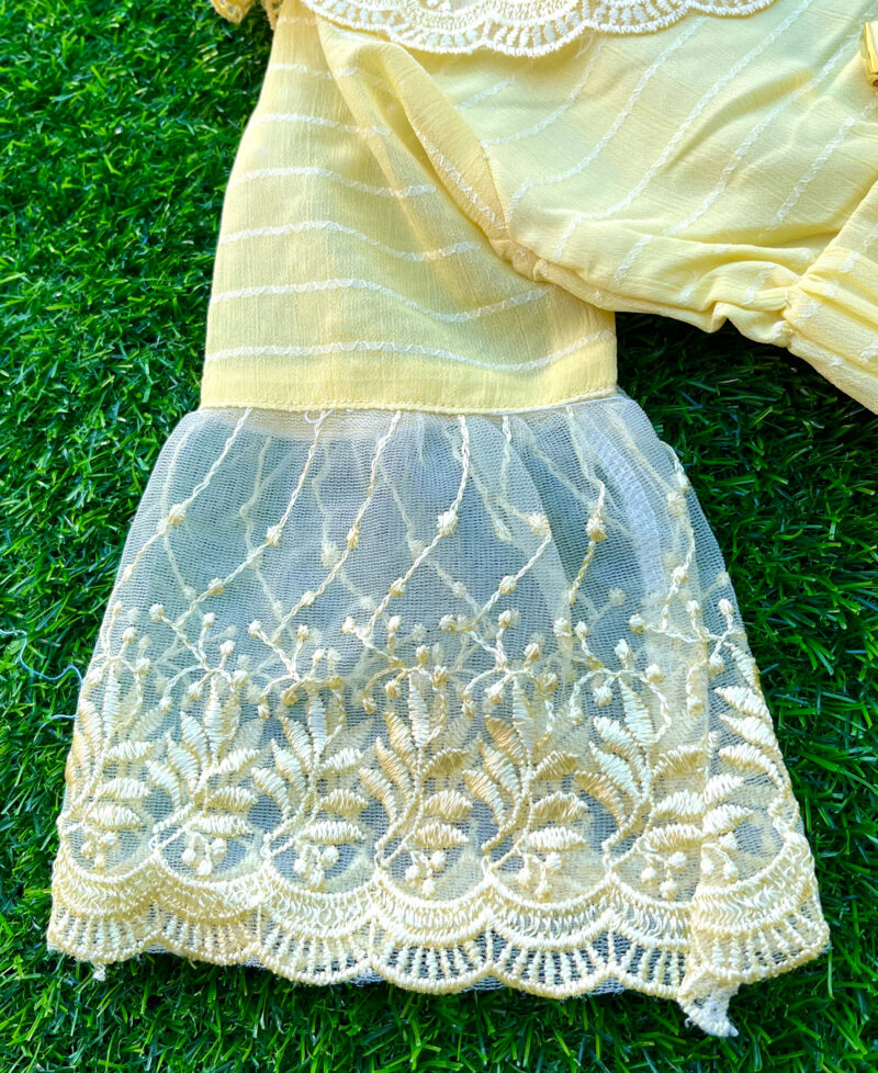 Embroidered top and jeans set yellow - Image 3