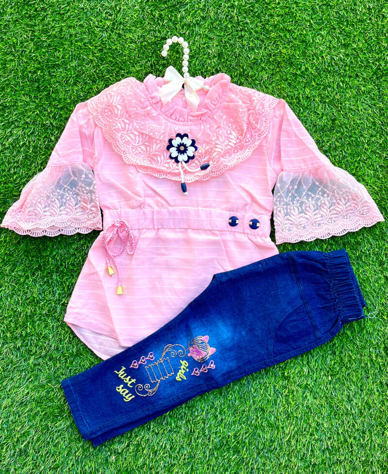 Embroidered top and jeans set Pink