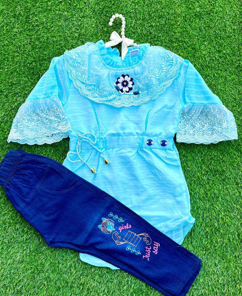 Embroidered top and jeans set blue