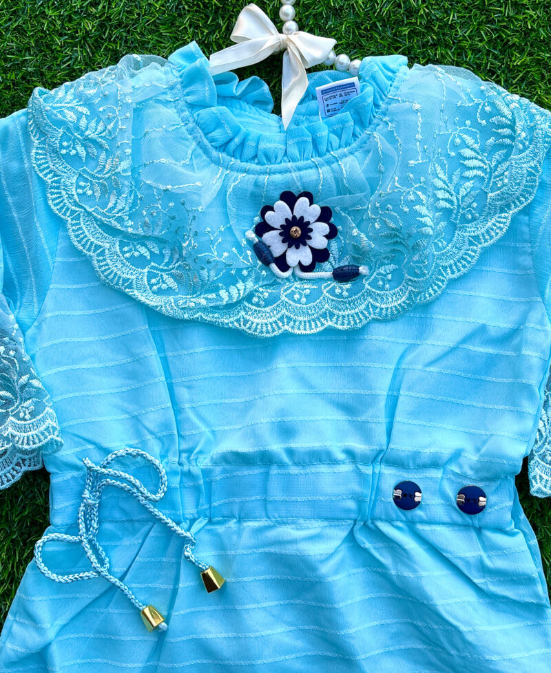 Embroidered top and jeans set blue - Image 2